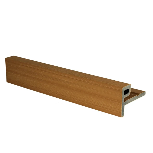 NewTechWood composiet co-extrusie eindprofiel castellation t.b.v. wand bekleding. 7x5x300 cm Red Cedar