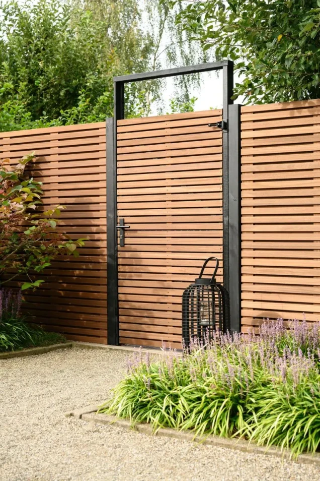 Thermovision Ayous geschaafd latten deur op verstelbaar frame. horizontaal. 178x99 cm